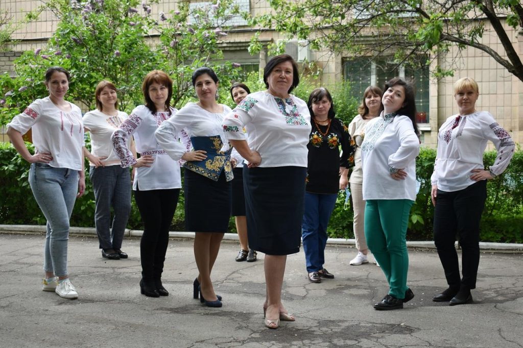 У Пенсійному фонді України відзначили День вишиванки! Lugans ka obl Den vyshyvanky 20 05 21 4 1024x682
