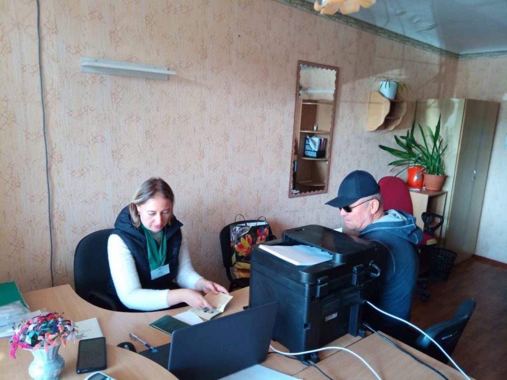 Пенсійні послуги вже отримують й мешканці смт Шевченкове на Харківщині signal 2022 09 21 12 55 41 130 1024x768