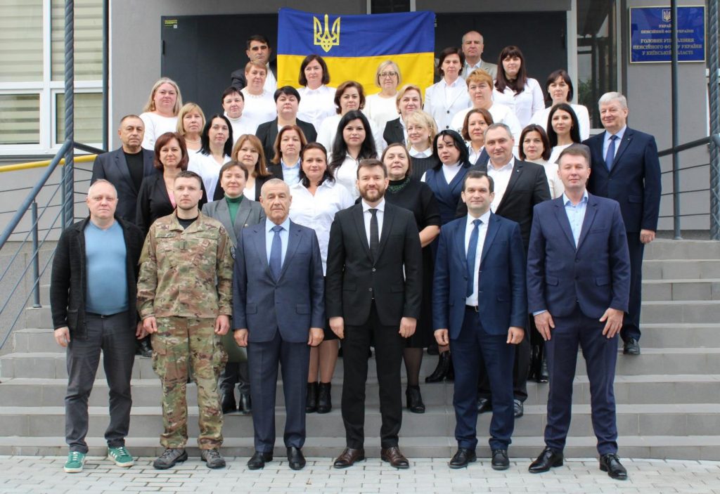 Міністр соціальної політики, сім’ї та єдності України Денис Улютін та Голова правління Пенсійного фонду України Євгеній Капінус відвідали з робочим візитом Головне управління Пенсійного фонду України у Київській області 3 1 1024x703