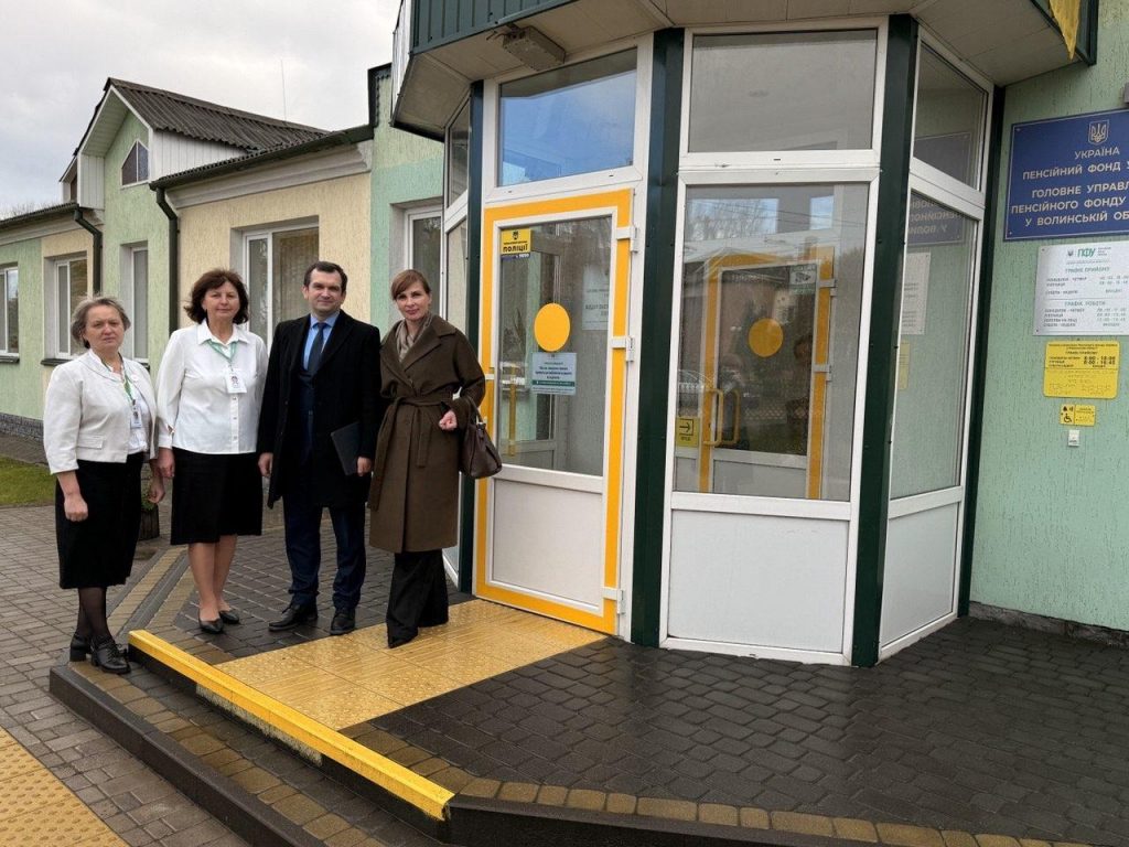 Голова правління Пенсійного фонду України Євгеній Капінус відвідав із робочим візитом Волинь signal 2025 10 29 17 31 53 283 1 1024x768