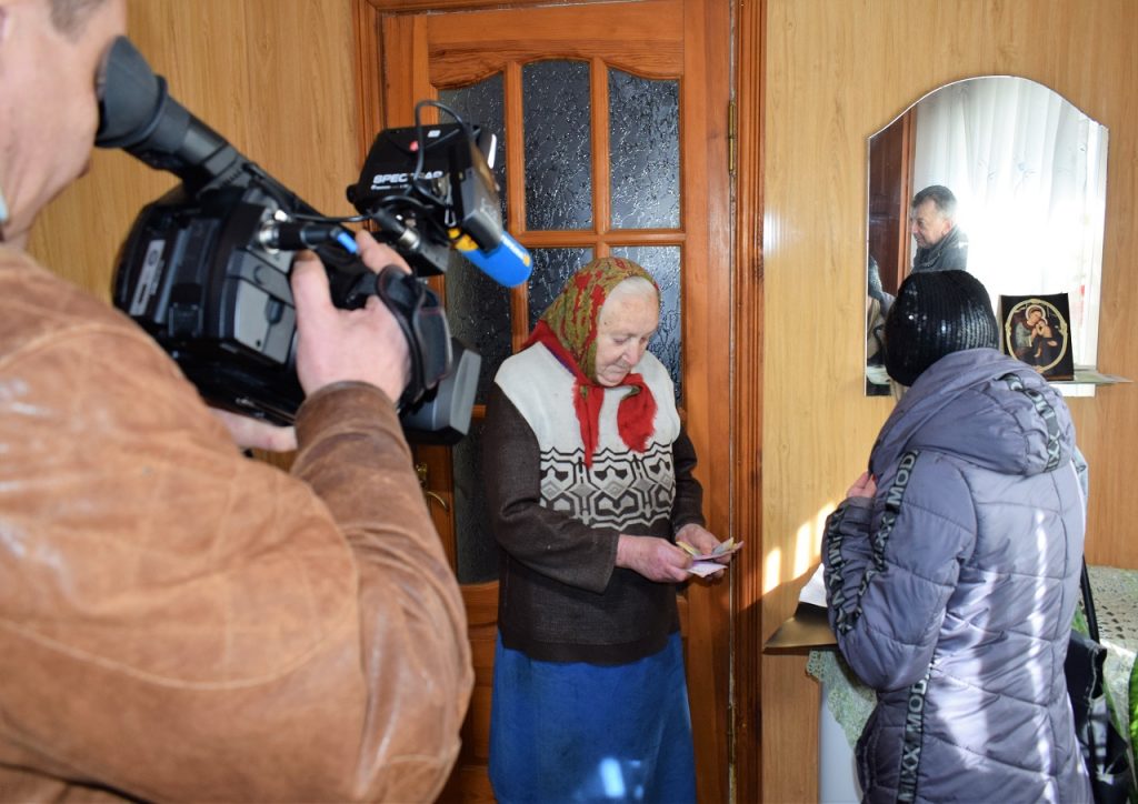 20190313 reportazh TRK UkrayinaDSC 0296 1024x724 - Пенсії на Вінниччини виплачують вчасно та без затримок