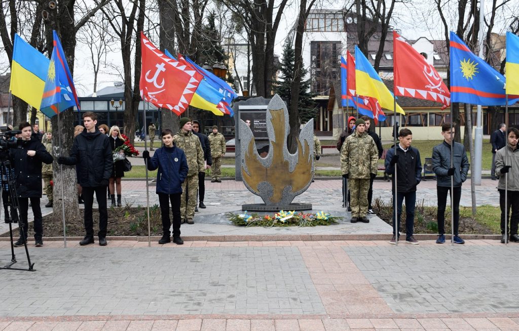 4 20190322 GU 75vyzvol Vinn 1024x654 - З нагоди 75-ї річниці визволення Вінниччини та м. Вінниці від нацистських загарбників  вшанували пам’ять загиблих героїв АТО