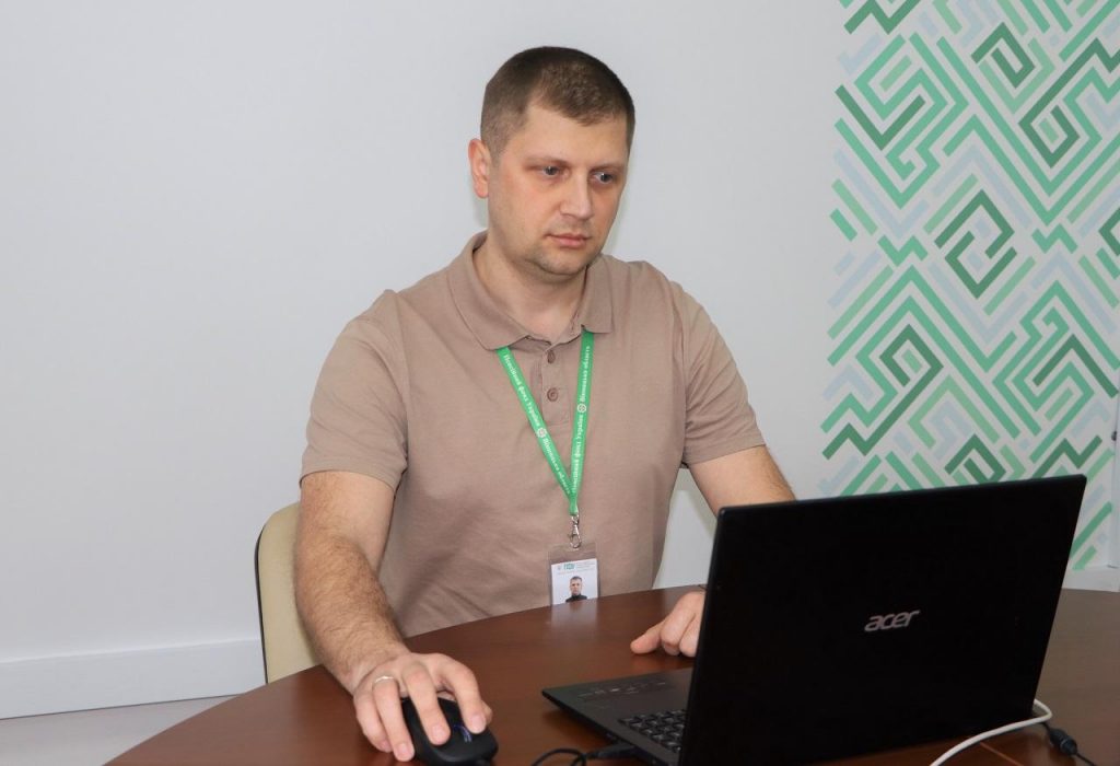 FB 20260430 3tvVinnychch ETK podaty samostijno SitashS 1024x700 - Самостійне оцифрування трудових книжок: коментар для телеканалу «Вінниччина»