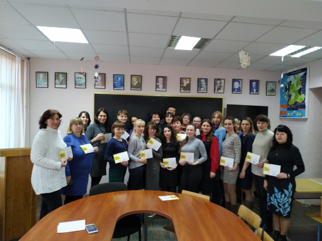 3 - Фахівці головного управління Фонду навчилися жестової мови