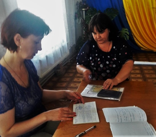 090818 novgor foto 1 - Мешканці села Верблюжка Новгородківського району спілкувалися з представником Пенсійного фонду під час виїзного прийому