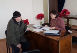 foto1 dob 300x208 - Громадяни Кіровоградщини отримують пенсійні послуги на віддалених робочих місцях