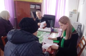140219 foto2 300x195 - Віддалені робочі місця та мобільні соціальні офіси – виїзні форми роботи із громадянами області