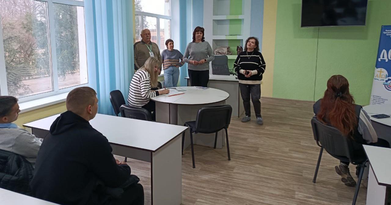 2222 - Цифрові можливості та легальна зайнятість: зустріч представників Фонду в області зі студентами-випускниками