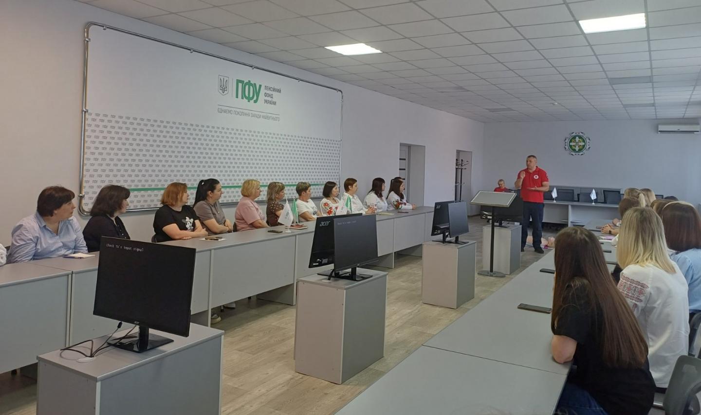 Триває серія тренінгів для фахівців Головного управління щодо надання домедичної допомоги 4 1 - Триває серія тренінгів для фахівців Головного управління щодо надання домедичної допомоги