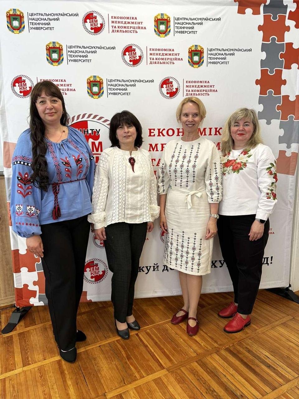 Про “Сучасний стан економіки України: проблеми та перспективи розвитку” на засіданні “круглого” столу ХІІ обласної науково-практична конференції учнів та здобувачів вищої освіти 5222282140467273137 - Про “Сучасний стан економіки України: проблеми та перспективи розвитку” на засіданні “круглого” столу ХІІ обласної науково-практична конференції учнів та здобувачів вищої освіти