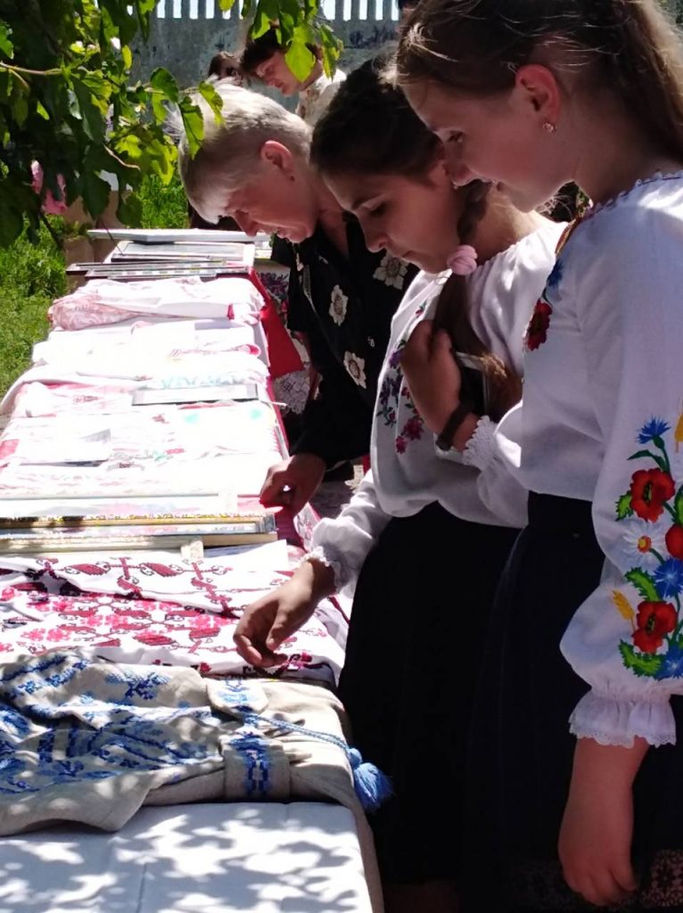 IMG 8175a464350cff367d70733fe226b7f7 V 766x1024 - Пенсійники Чернігівщини святкували День вишиванки