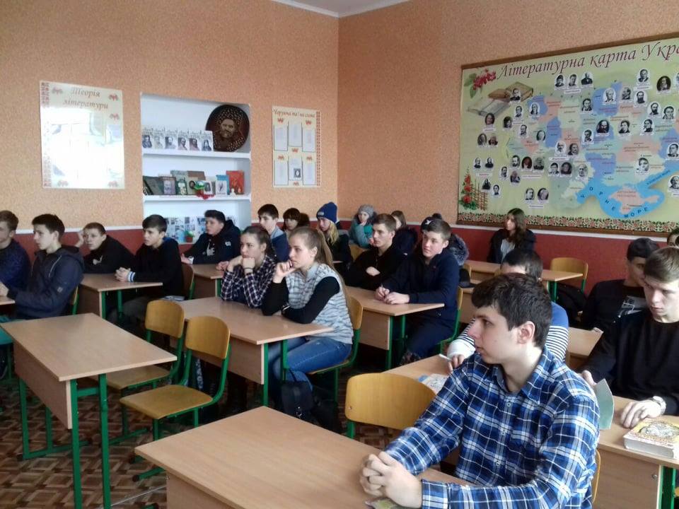 5989625 - Молодь Бобровиці переконалася у важливості легального працевлаштування