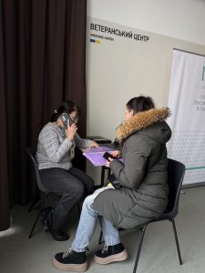 Фахівці Пенсійного фонду провели виїзний прийом у Ветеранському центрі Полтави IMG 3142 225x300 - Фахівці Пенсійного фонду провели виїзний прийом у Ветеранському центрі Полтави