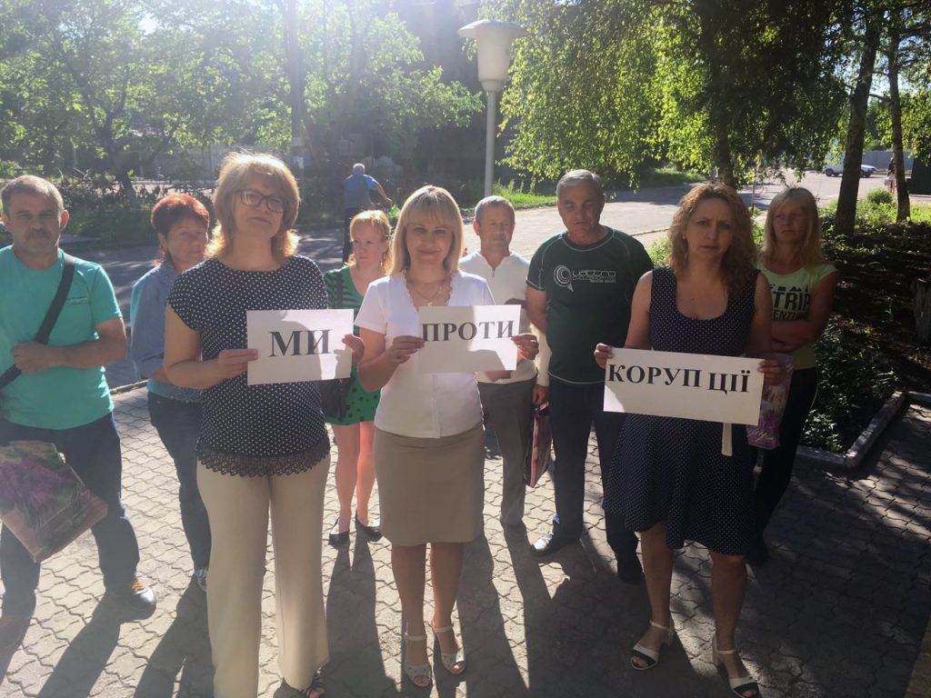14 1024x768 - Дніпропетровщиною прокотився масовий флеш-моб «Ми проти корупції»
