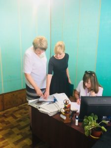 IMG 99b0ee9fbc12a2a3cfd55004437a593f V 225x300 - Керівництво Головного управління Фонду Дніпропетровщини виїздить до віддалених міст та районів області