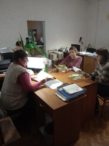 14 zustrich 225x300 - Головний спеціаліст Марганецького відділу з питань виплати пенсій №14 провела "урок" в школі майбутнього пенсіонера