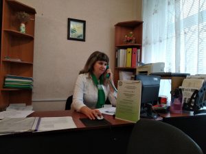 Mezhevaya 05 02 300x225 - На питання мешканців Межівського району відповідала завідувач сектору обслуговування громадян