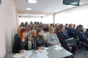 DSC03581 300x200 - «Обслуговування громадян – важливий напрям роботи, який вимагає від спеціалістів професійності, оперативності та людяності» – відкрив семінар з керівниками та спеціалістами сервісних центрів Фонду області начальник Головного управління Юрій Козак