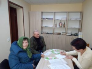 IMG 5c4b201c34e299c298f42d2e9b58ff33 V 300x225 - Зустріч з мешканцями села Лобойківка провела завідувач Петриківського сектору обслуговування громадян (сервісний центр)