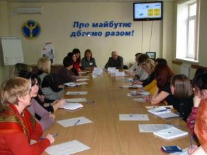 IMG02 3 300x225 - У Криворізькому міськрайонному центрі зайнятості проведено круглий стіл щодо негативних наслідків неофіційного працевлаштування