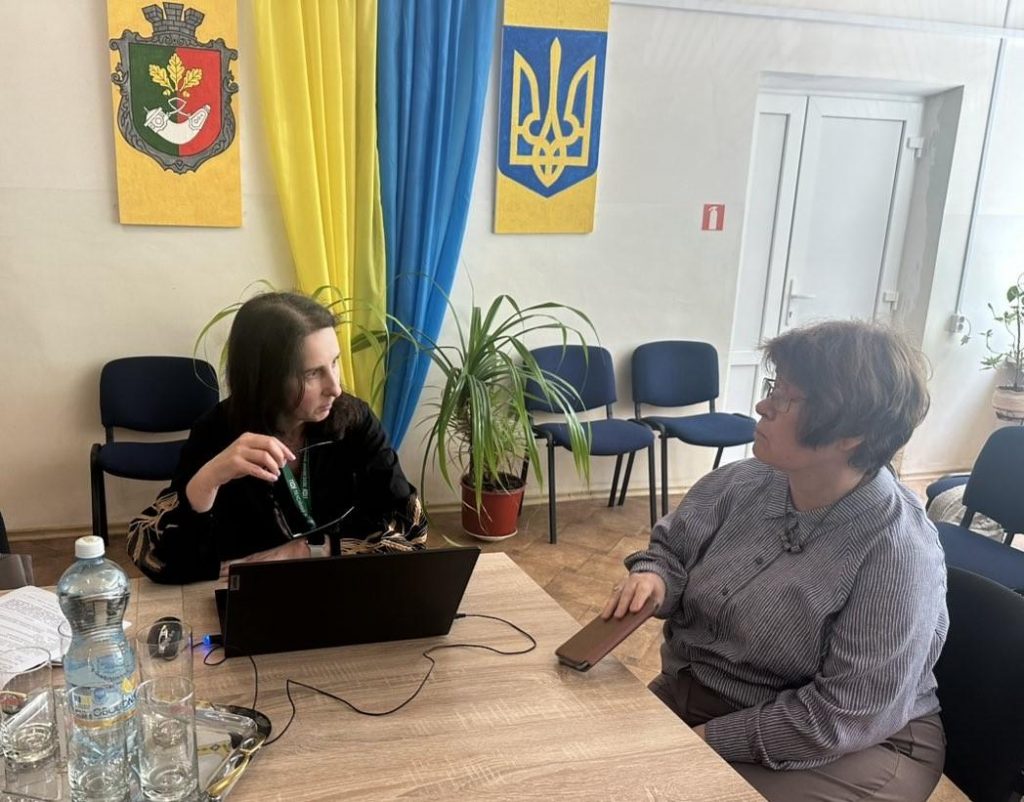 3 5 1024x802 - Допомагаємо розібратися з пенсійними виплатами та субсидіями під час виїзного прийому