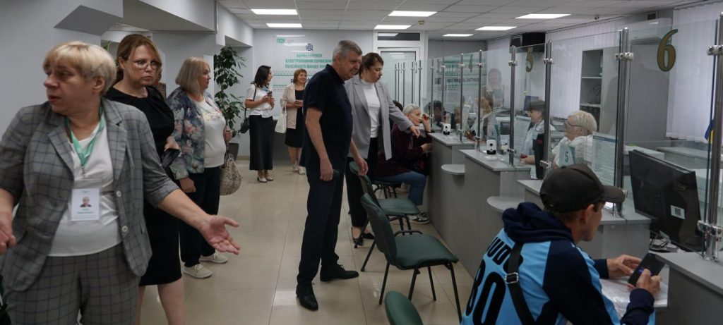 Створюємо безбар’єрні умови у сервісних центрах 8 DSC02769 1024x461 - Створюємо безбар’єрні умови у сервісних центрах