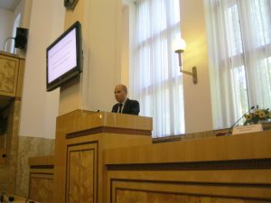 foto V. Mashkin 300x225 - ПРОБЛЕМИ ЛЕГАЛІЗАЦІЇ ТРУДОВИХ ВІДНОСИН ТА ПОГАЩЕННЯ БОРГІВ ПО ЗАРПЛАТІ ВИРІШУВАЛИ В ЗАКАРПАТСЬКІЙ ОБЛДЕРЖАДМІНІСТРАЦІЇ