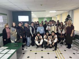 kolyada Hust 4 277x208 - Колядники завітали до хустських пенсійників