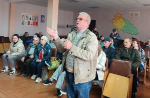 20250325 144113 300x195 - Консультації для людей з порушеннями слуху: пенсійники відповіли на важливі питання