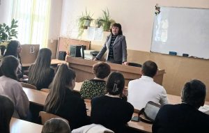 20250403 121240 1 300x191 - Анастасія Пентек провела гостьову лекцію в Ужгородському торговельно-економічному фаховому коледжі
