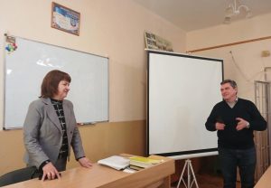 20250403 130847 300x208 - Анастасія Пентек провела гостьову лекцію в Ужгородському торговельно-економічному фаховому коледжі