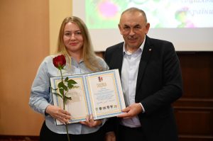 Закарпатських пенсійників відзначили з нагоди Дня працівника соціальної сфери 3 2 1 300x199 - Закарпатських пенсійників відзначили з нагоди Дня працівника соціальної сфери