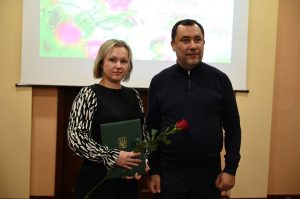 Закарпатських пенсійників відзначили з нагоди Дня працівника соціальної сфери 5 2 300x199 - Закарпатських пенсійників відзначили з нагоди Дня працівника соціальної сфери