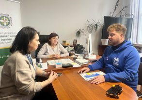 IMG 0466 293x208 - Партнерство заради людей: Головне управління отримало техніку від УВКБ ООН