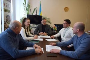 photo 5463106252448666066 y 300x200 - Платники Рахівщини заборгували Пенсійному фонду 3,8 млн гривень