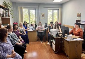 photo 4956710177818217908 y 1 300x208 - &laquo;5 мов підтримки&raquo;: у Хусті та Тячеві відбувся психологічний тренінг