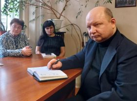 20241205 150045 1 1 281x208 - Головне управління посилює роботу з безбар&rsquo;єрності у співпраці з Денисом Сухотіним