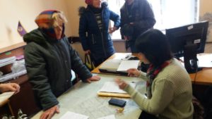 Foto 03 300x169 - Проведено виїзд “мобільного соціального офісу”