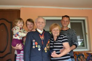 02 5 300x200 - Пенсійники Херсонщини привітали довгожителя з днем народження
