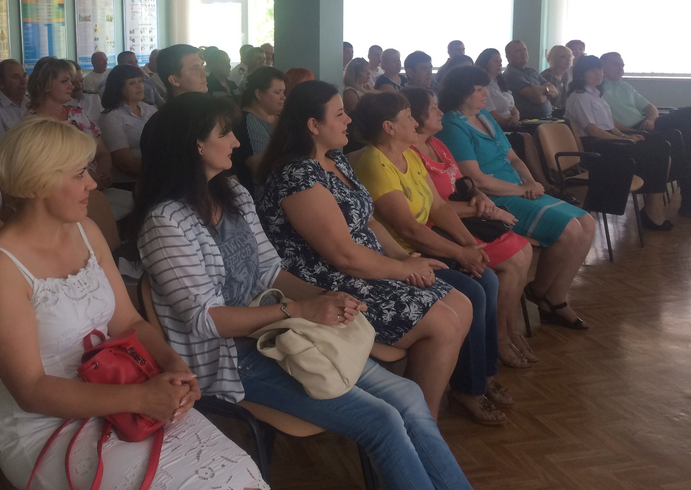 04 - Херсонські пенсійники постійно працюють над підвищенням  якості обслуговування громадян