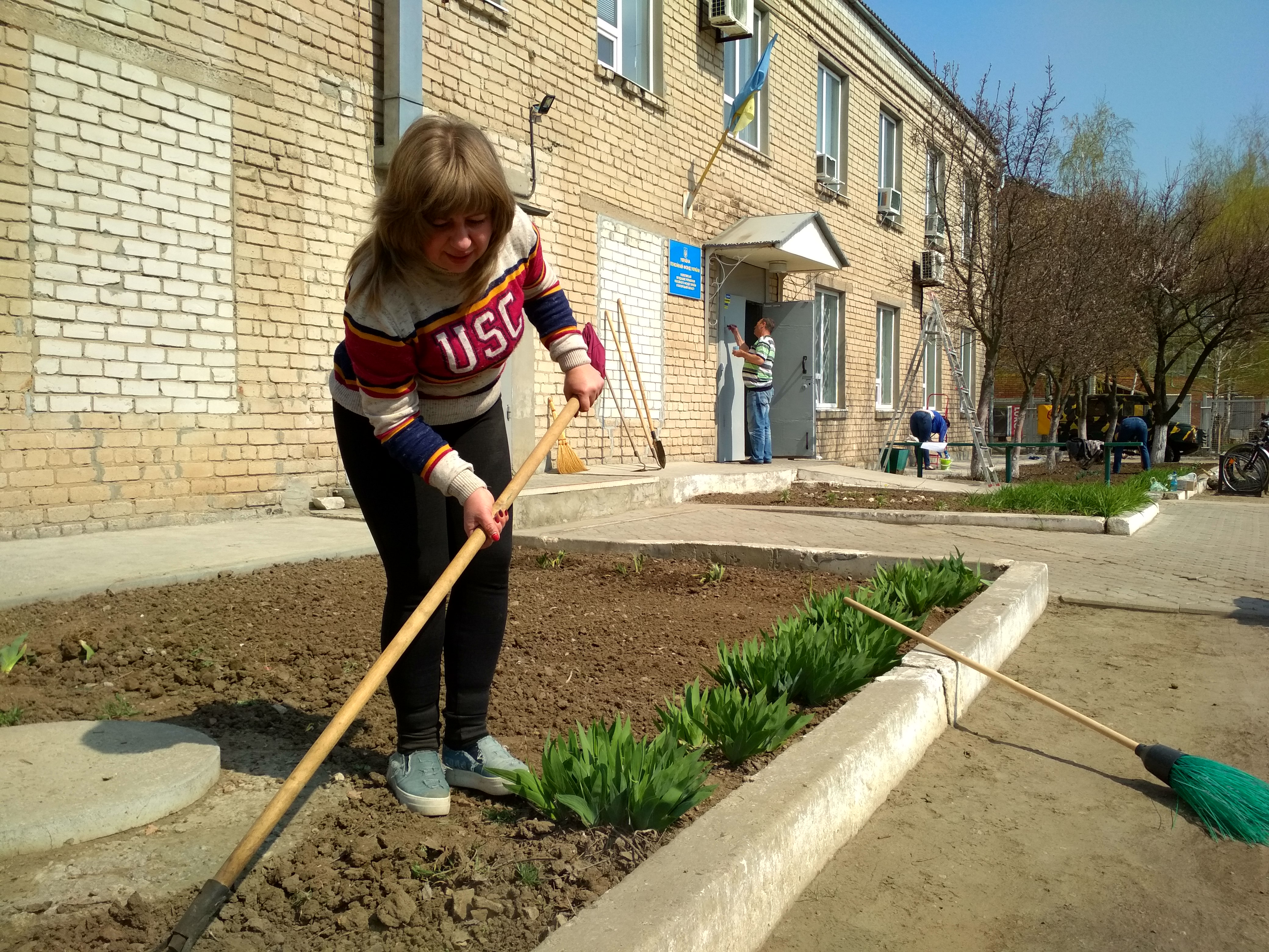 IMG 4 1 - День благоустрою в Пологівському об’єднаному управління ПФУ в Запорізькій області