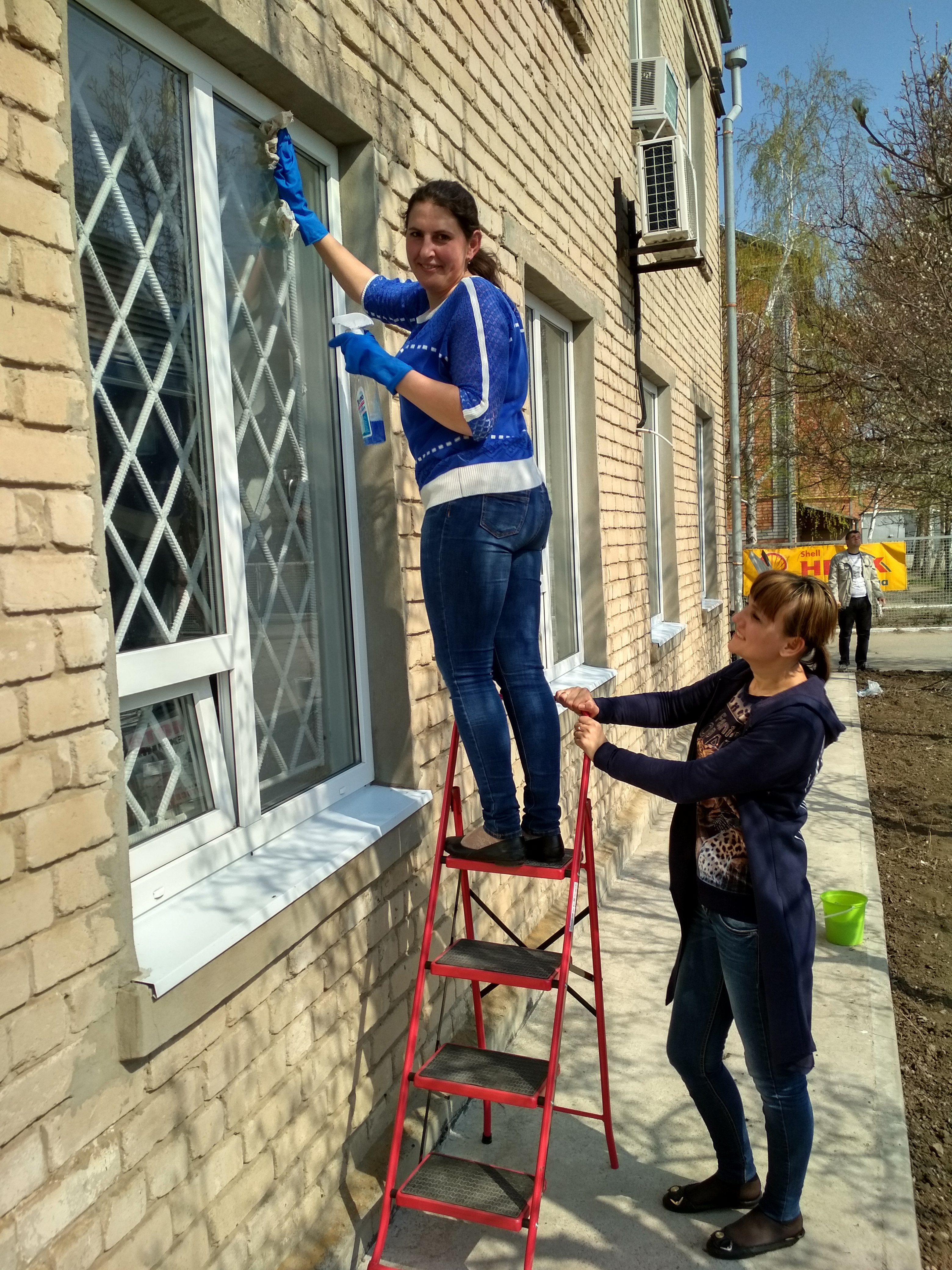 IMG 6 - День благоустрою в Пологівському об’єднаному управління ПФУ в Запорізькій області