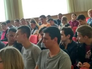 IMG c1a0709baea00e2ae6e135f52ddb3c78 V 300x225 - Зустріч з молоддю