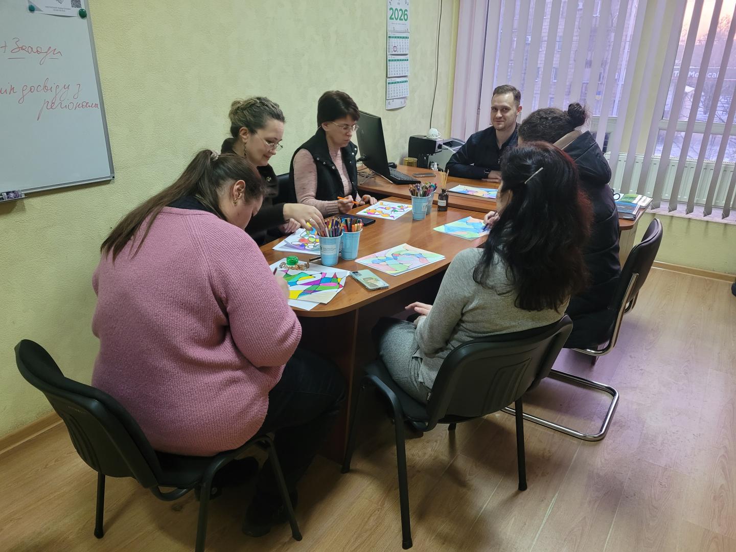 20260120 162148 1 - Психологічне відновлення в колі колег: нейрографіка наприкінці робочого дня