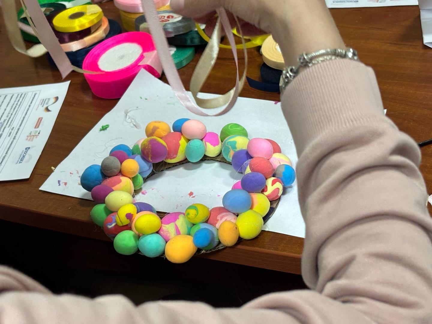 63252 - Великодній настрій і гармонія: арт-терапія через створення символічного вінка