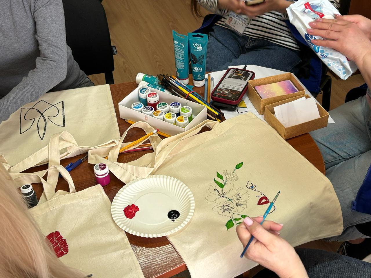 IMG 1376 - Продовжуємо відновлюватись разом: нове арт-терапевтичне заняття для працівників