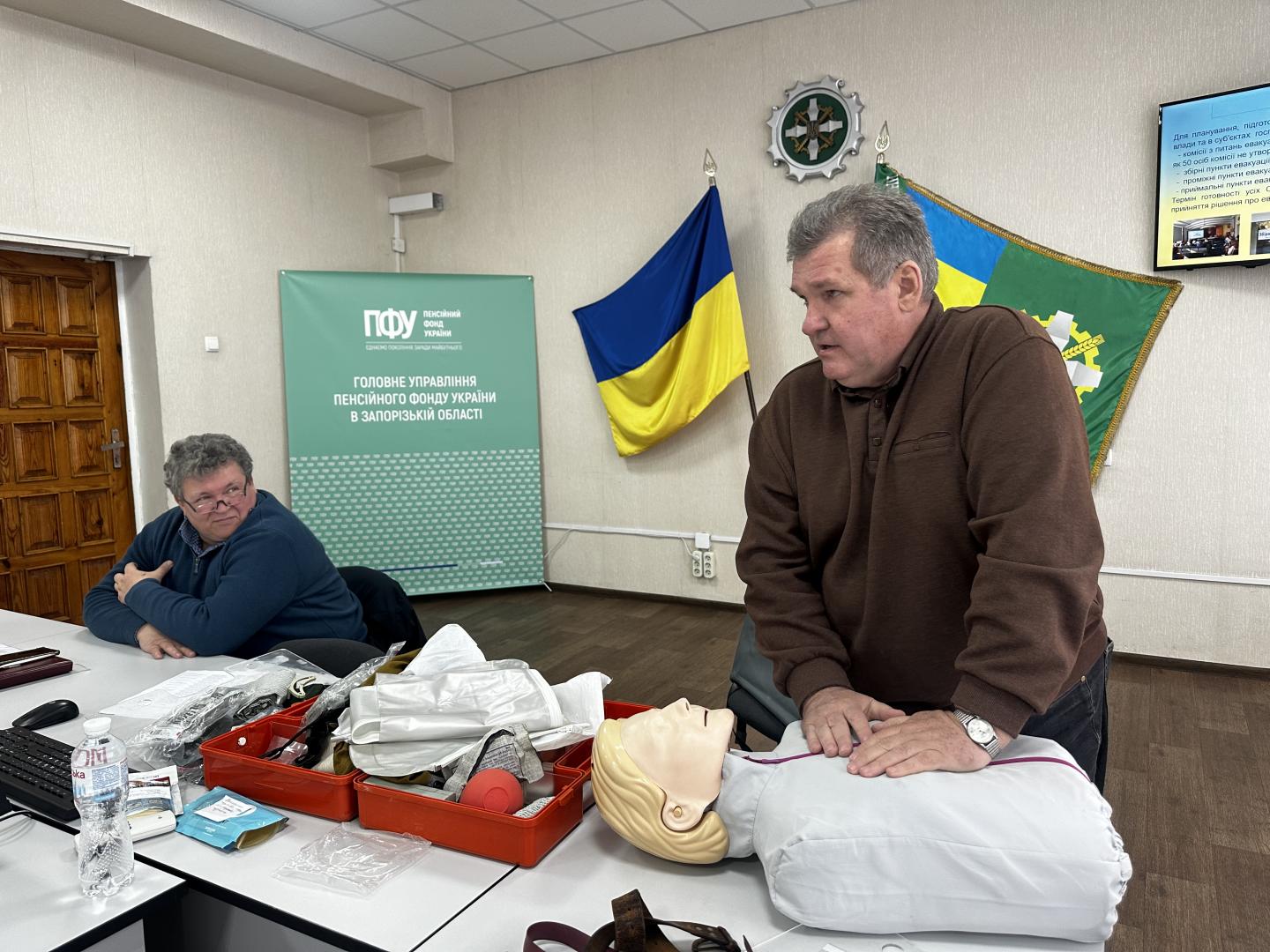 Підвищуємо готовність до викликів: у Головному управлінні ПФУ в Запорізькій області провели навчання з цивільного захисту IMG 1595 - Підвищуємо готовність до викликів: у Головному управлінні ПФУ в Запорізькій області провели навчання з цивільного захисту