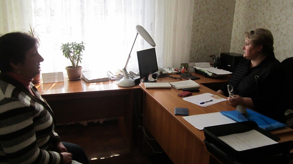 Nykytyna1 - Заступник начальника головного управління Фонду області провела виїзний прийом для мешканців Новопсковського району