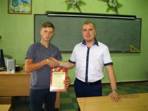 5 300x226 - Про переваги офіційного працевлаштування розповіли пенсійники Луганщини учнівській молоді