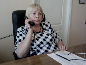 poop1 300x226 - Начальник Фонду в Попаснянському районі під час «гарячої лінії»  відповіла на питання місцевих мешканців та переселенців